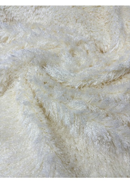 Püsküllü Peluş Krem Rengi