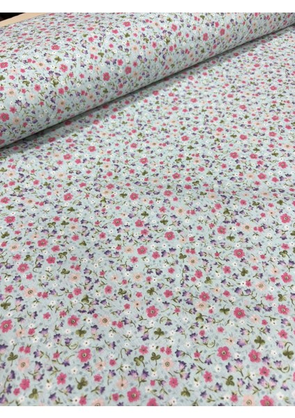 %100 Pamuk Poplin Kumaş – 170 cm En – Çiçek Desenli
