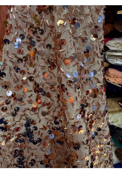 Pullu Payet Kumaş (Tül Üzerine Pul ve Boncuk Görünümlü ) modelleri