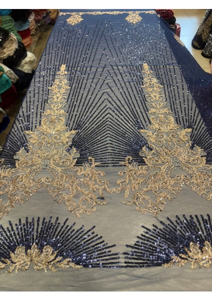 Pullu Nakışlı Dantel Kumaş