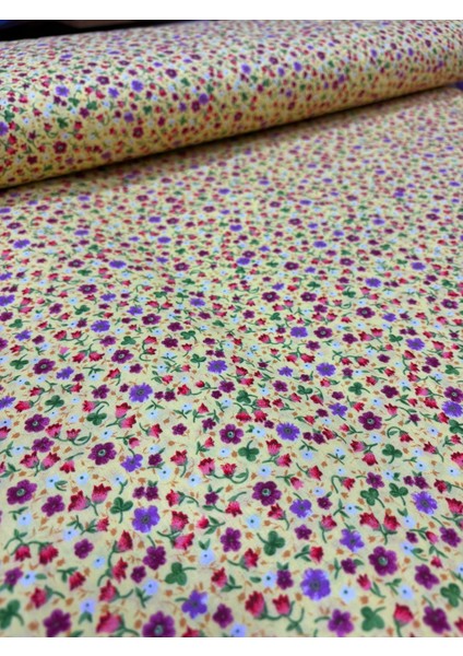 %100 Pamuk Poplin Kumaş – 170 cm En – Çiçek Desenli