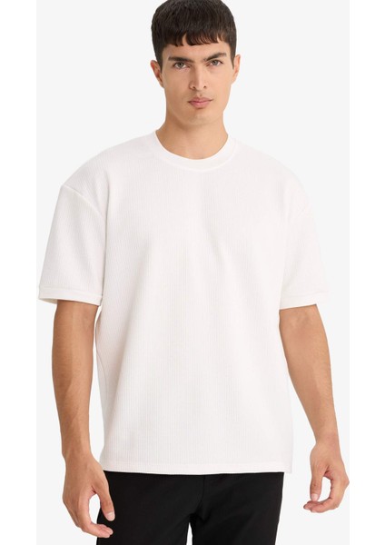 Oversize Geniş Kalıp Bisiklet Yaka Kısa Kollu Tişört