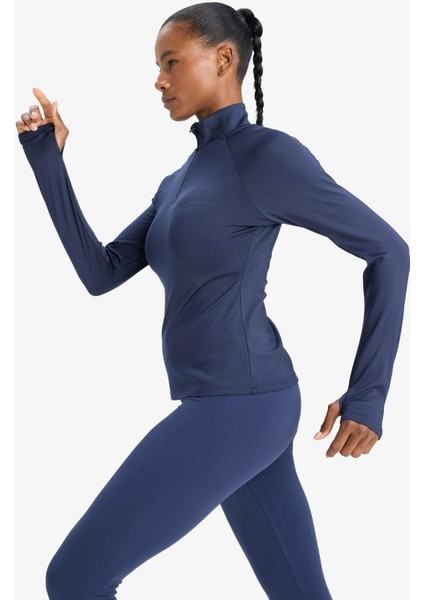 Fit Standart Fit Dik Yaka Fermuarlı İçi Yumuşak Tüylü Sporcu Uzun Kollu Tişört