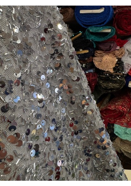 Pullu Payet Kumaş (Tül Üzerine Pul ve Boncuk Görünümlü ) modelleri