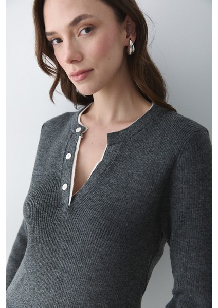 Antrasit - Krem 2 Patlı Düğmeli Kazak - 251023 indirimleri