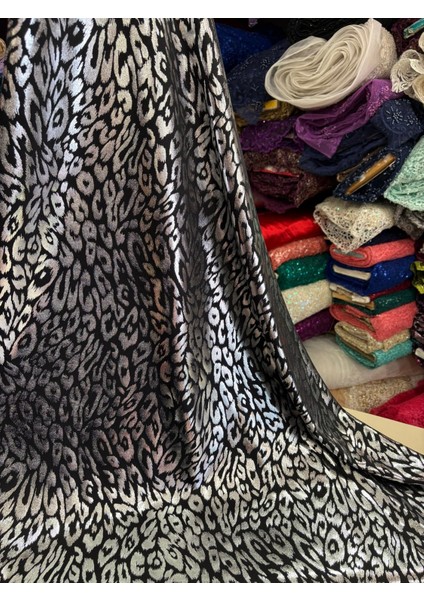 Parlak Leopar Desen Kumaş