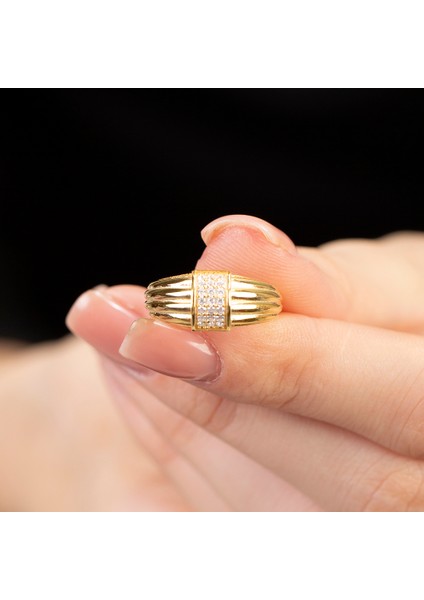 Zirkon Taşlı Dikdörtgen Detaylı Altın Renk Ayarlanabilir Ölçü 925 Ayar Gümüş Kadın Yüzük indirimleri