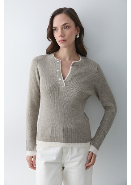 Açık Vizon 2 Patlı Düğmeli Kazak - 251023