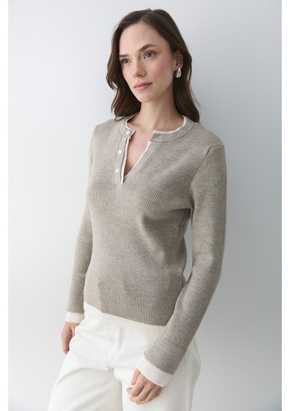 Açık Vizon 2 Patlı Düğmeli Kazak - 251023 modelleri