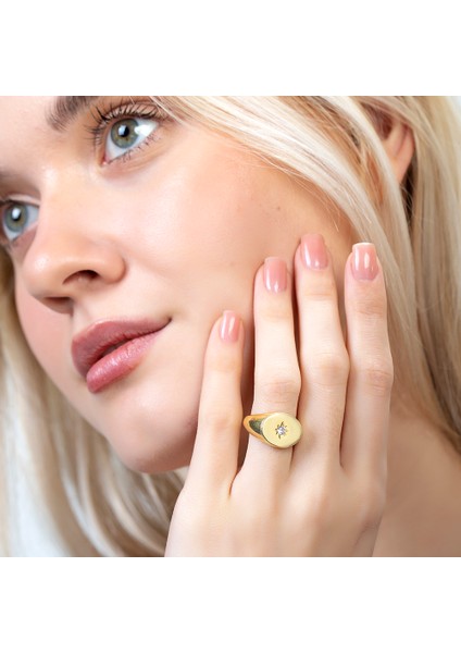 Beyaz Zirkon Taşlı Yıldız Detaylı Altın Renk Ayarlanabilir Ölçü 925 Ayar Gümüş Kadın Tektaş Yüzük fırsatları