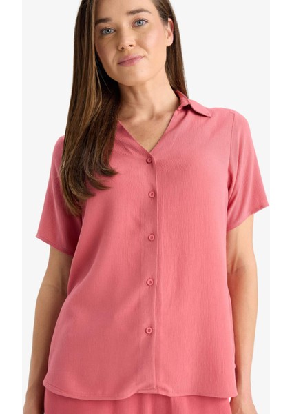 Regular Fit Kaçık Yaka Krinkıl Viskon Kısa Kollu Gömlek