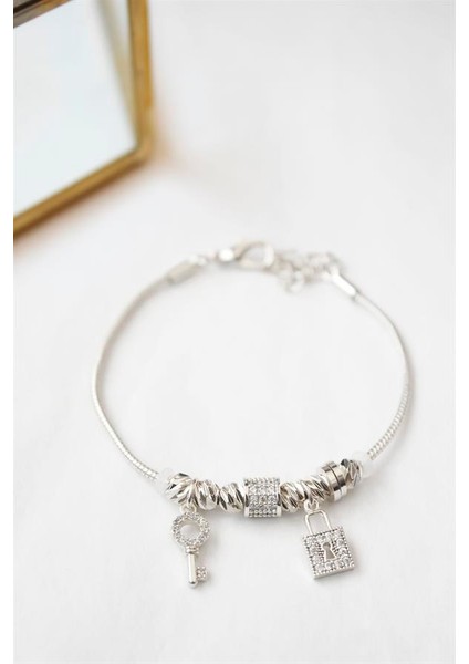 Kilit Anahtar Charmlı Bileklik - Gümüş fiyatları