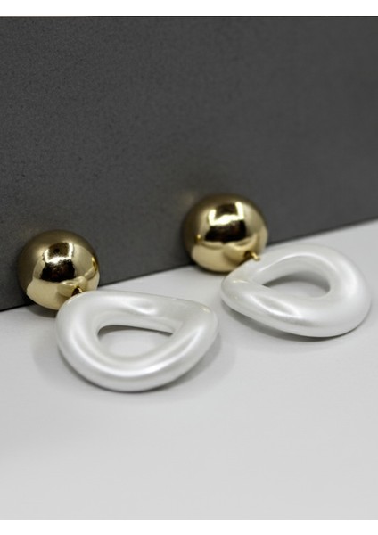 Pürüzsüz Altın Tonu ve Beyaz Organik Halka Sallantılı Küpe fiyatları