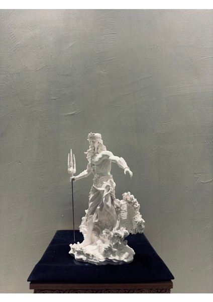 Poseidon Heykeli 47×32 cm | Denizler Tanrısı Trident Figürü | Mitolojik Dekoratif Büyük Boy Biblo | Boyanabilir Polyester Heykel fiyatları