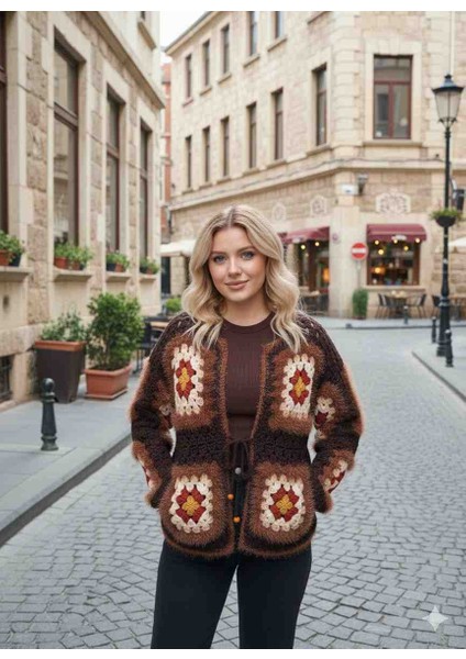 Granny Square Motifli Kışlık Bohem Hırka