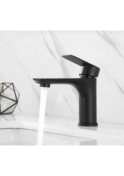 Zarafetin Akışını Yönetin: Lüks Aç-Kapa Mat Siyah Lavabo Bataryası