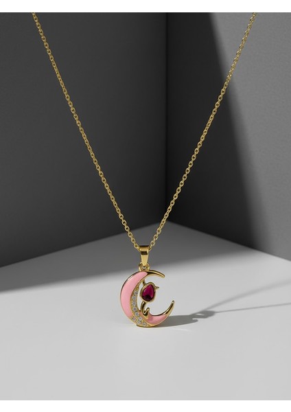 Altın Rengi Mineli Pembe Ay Figürlü, Kedi ve Yakut Rengi Taş Detaylı Kolye modelleri