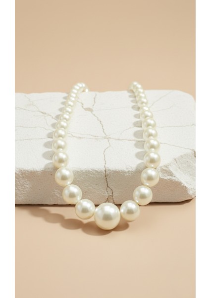 Klasik Beyaz Büyük ve Küçük Boy Inci Kombinli Kolye fırsatları