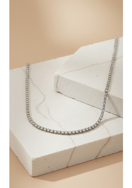 Gümüş Rengi Kare Kesim Zirkon Taşlı Dönmeyen Su Yolu Kolye fırsatları