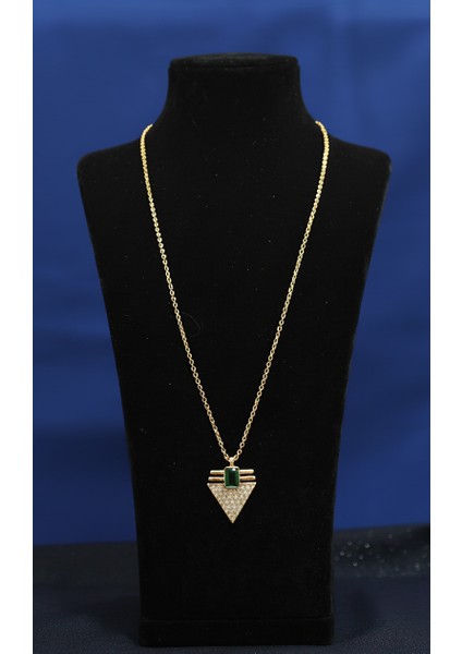 Altın Rengi Zirkon Taşlı ve Yeşil Kare Taş Detaylı Geometrik Üçgen Kolye fiyatları