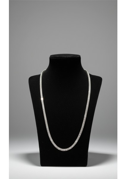 Gümüş Rengi Dikdörtgen Baget Zirkon Taşlı Suyolu Kadın Kolye