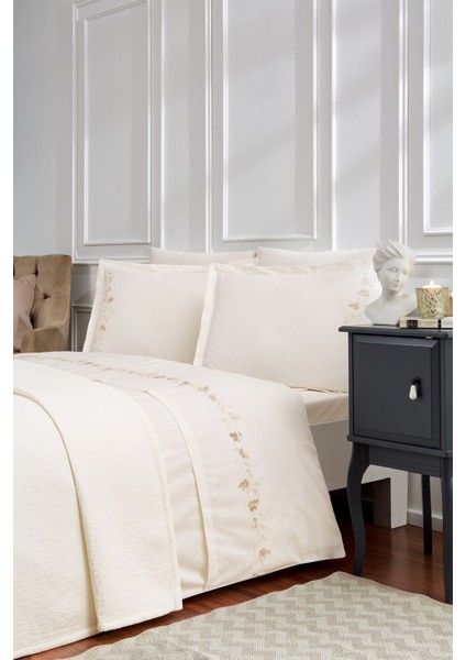 Amanda Çift Kişilik Yatak Örtülü Nevresim Takımı Krem