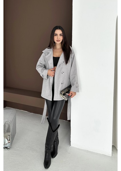 Belden Bağlamalı Düğmeli Kısa Kaşe Kaban fiyatları