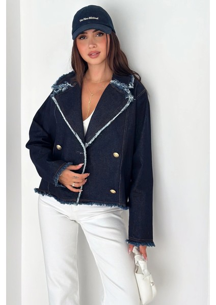 Püskül Detaylı Düğmeli Kısa Kot Ceket