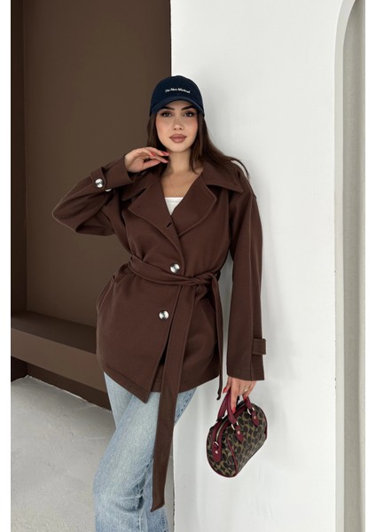 Belden Bağlamalı Düğmeli Kısa Kaşe Kaban fiyatları