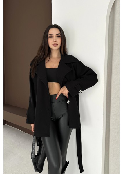 Belden Bağlamalı Düğmeli Kısa Kaşe Kaban