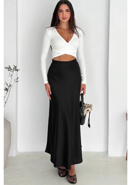 Siyah Yanı Fermuarlı Çan Dökümlü Saten Etek indirimleri