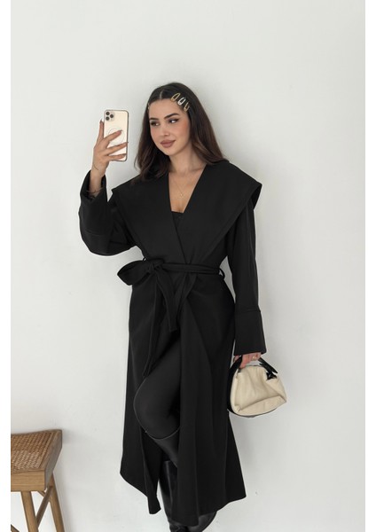 Belden Bağlamalı Uzun Kapşonlu Kaşe Kaban