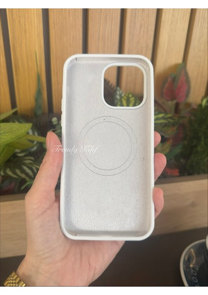 iPhone (14) Uyumlu Magguard Magsafe Destekli Silikon Kılıf fırsatları