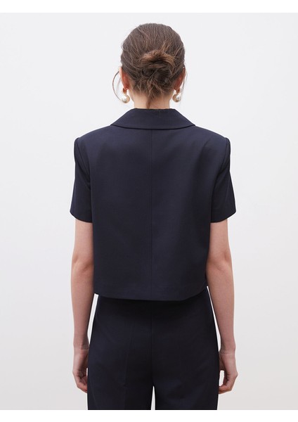 Yeni Sezon Gömlek Yaka Kadın Ceket indirimleri