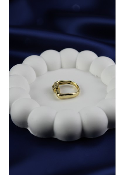 Geometrik Tasarım Üçlü Zirkon Taşlı Altın Tonu Ayarlanabilir Yüzük