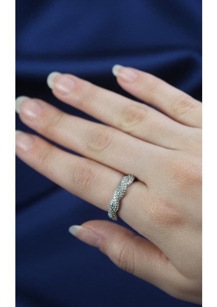 Dalgalı Mikro Zirkon Taşlı Ayarlanabilir Gümüş Tonu Yüzük