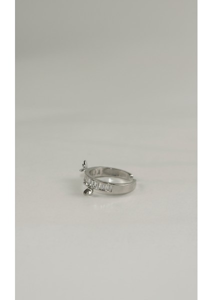 Kelebek Detaylı Baget Taşlı Ayarlanabilir Yüzük modelleri