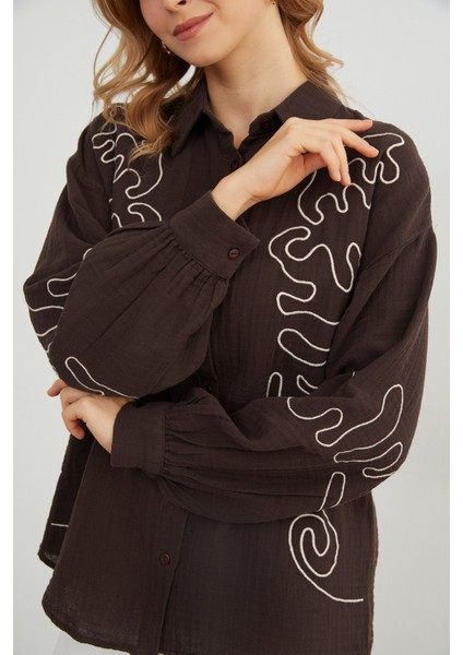 Geometrik Nakışlı Bol Gömlek