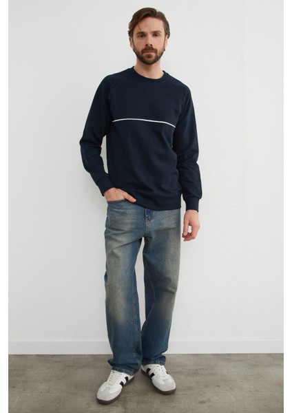 Kontrast Biye Detaylı Bisiklet Yaka Sweatshirt indirimleri