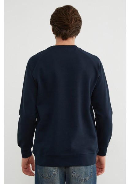 Kontrast Biye Detaylı Bisiklet Yaka Sweatshirt