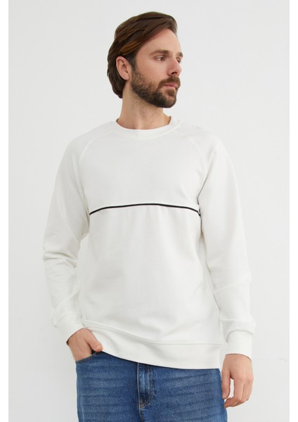 Kontrast Biye Detaylı Bisiklet Yaka Sweatshirt fiyatları