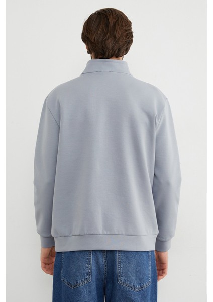 Yarım Fermuarlı Dik Yaka Sweatshirt