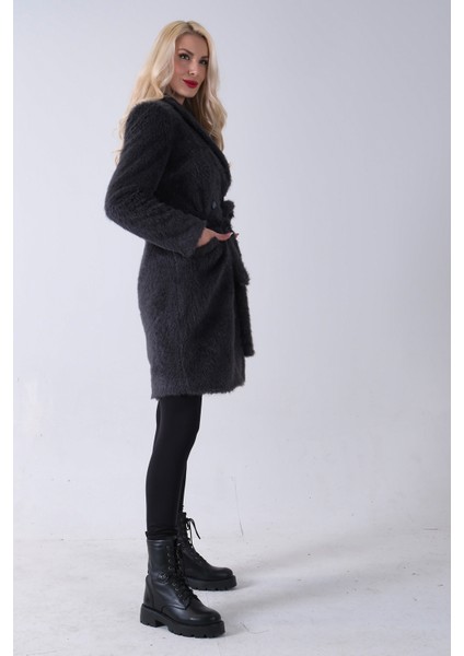 Gri Şal Yaka Çift Cepli Düğme Kapamalı Kemerli Peluş Kaban 0108088.06 fırsatları