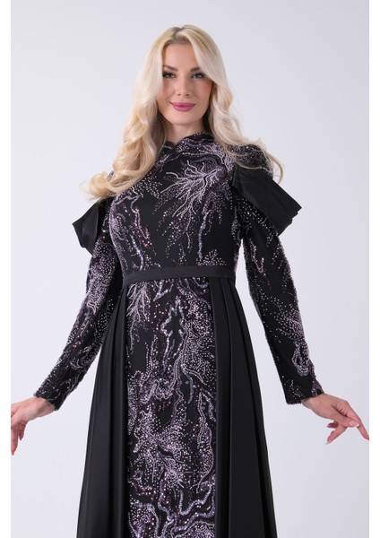 Siyah Üzeri Taş Işlemeli Bisiklet Yaka Tesettür Elbise 6502502.01