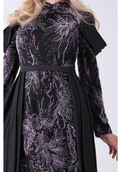 Siyah Üzeri Taş Işlemeli Bisiklet Yaka Tesettür Elbise 6502502.01