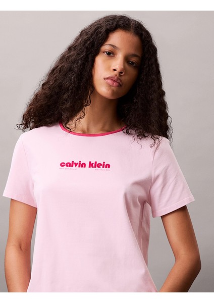 Calvın Kleın Kadın Marka Logolu Pamuklu Günlük Kullanıma Uygun Pembe T-Shirt LV047C821G W0S fiyatları