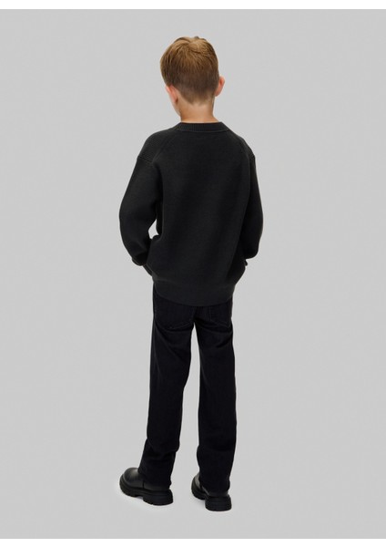 Bisiklet Yaka Regular Fit Nakışlı Siyah Erkek Çocuk Kazak IB0IB02598BEH indirimleri