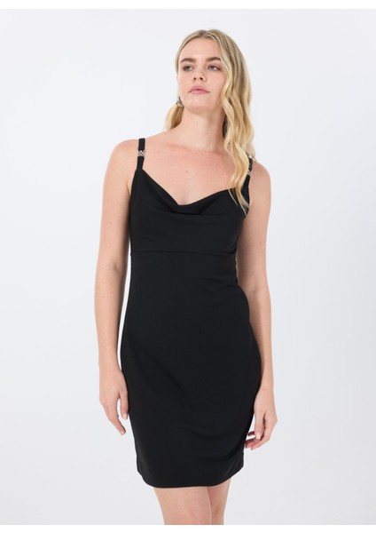 Bisiklet Yaka Düz Siyah Kısa Kadın Elbise 50536463 modelleri