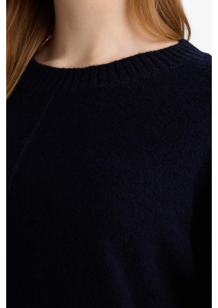 Loose Fit Bisiklet Yaka Triko Kazak Tunik F4547AX25WN fırsatları