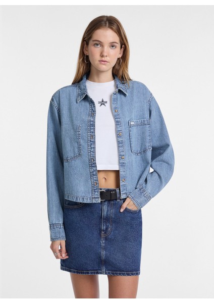 Standart Gömlek Yaka Eskitme Mavi Kadın Gömlek Guess Jeans Kadın Denim Gömlek fiyatları